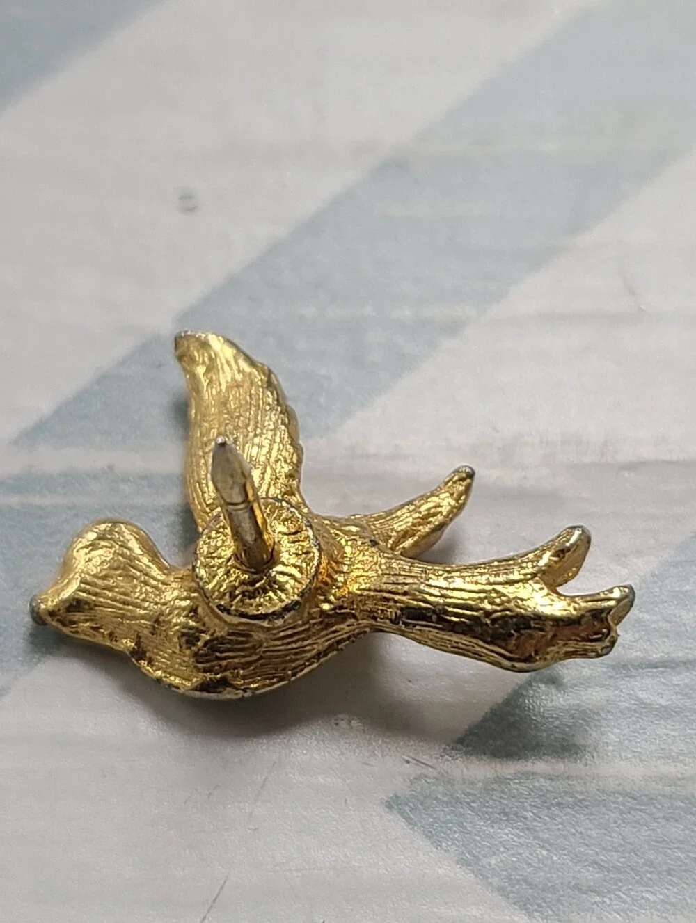 Vintage Gold-Tone Flying Swallow Bird Pin | Unmarked Mid-Century Profile Brooch
